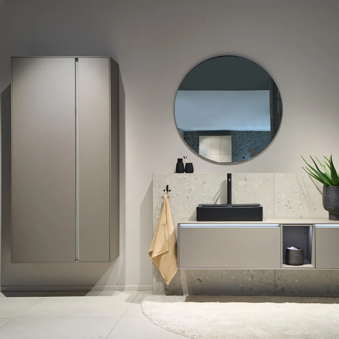 colonne de salle de bains